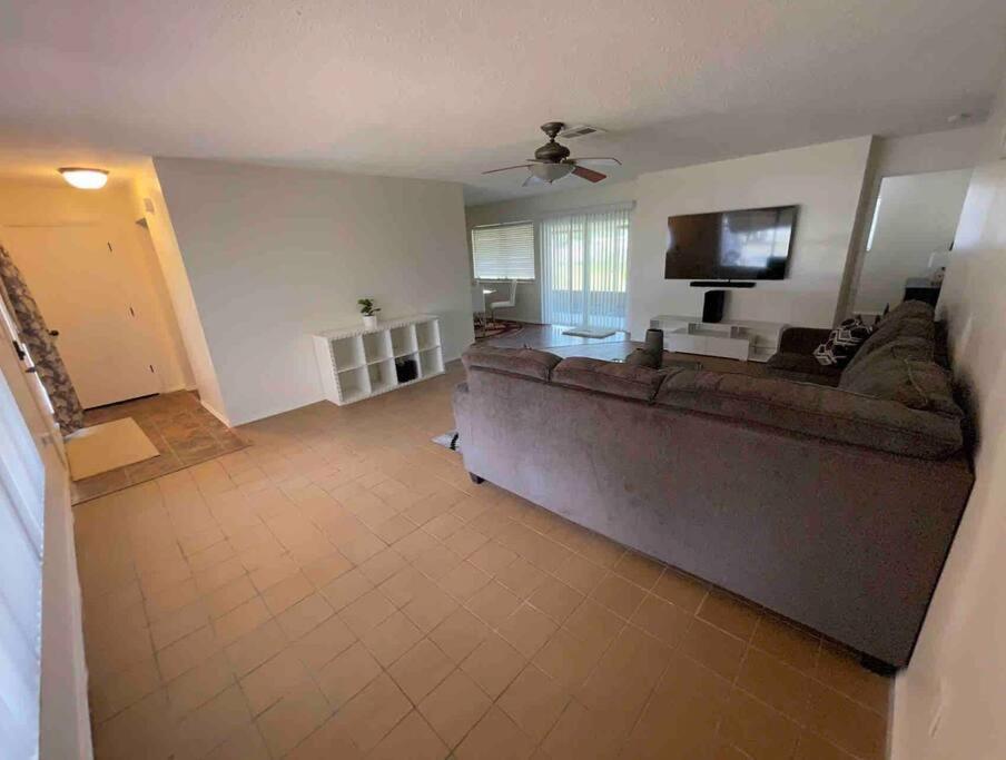 Lakeside Retreat - 3 Bedroom, 2 Bathroom House By The Lake Лейкленд Екстериор снимка